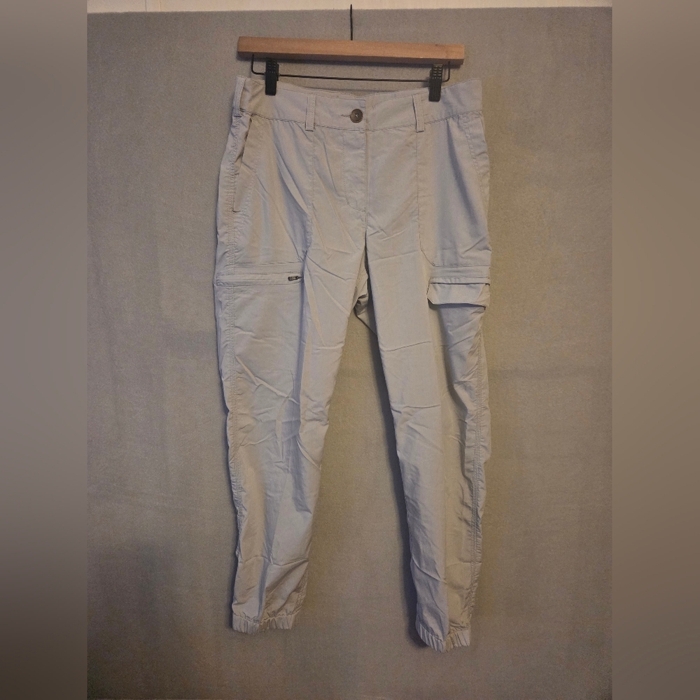 QOR Women's Cream Track Pants. Size 8